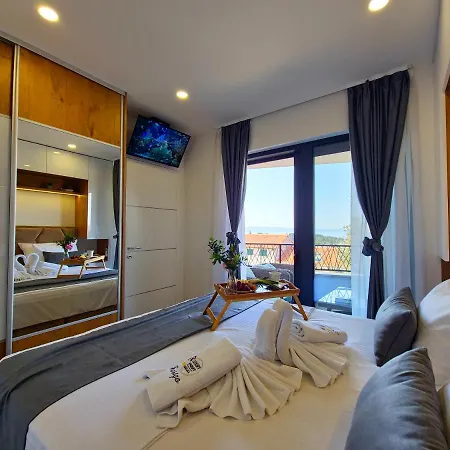 Luxury Karigo Μακάρσκα