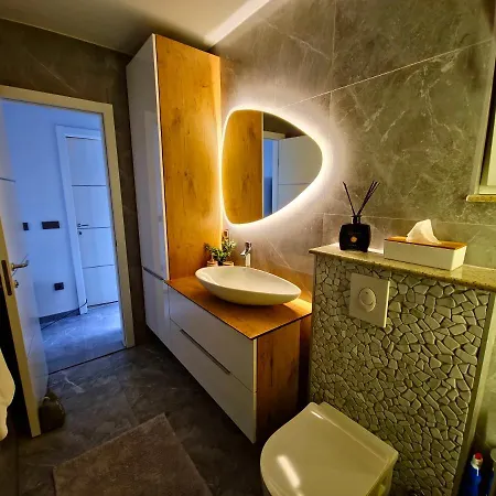 Διαμέρισμα Luxury Karigo