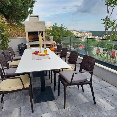 Luxury Karigo Μακάρσκα