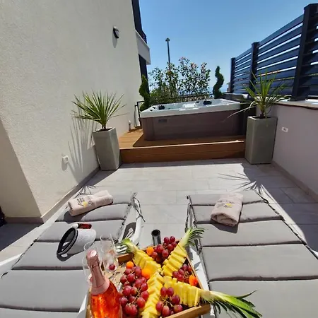Luxury Karigo