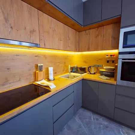 Luxury Karigo Apartamento Makarska